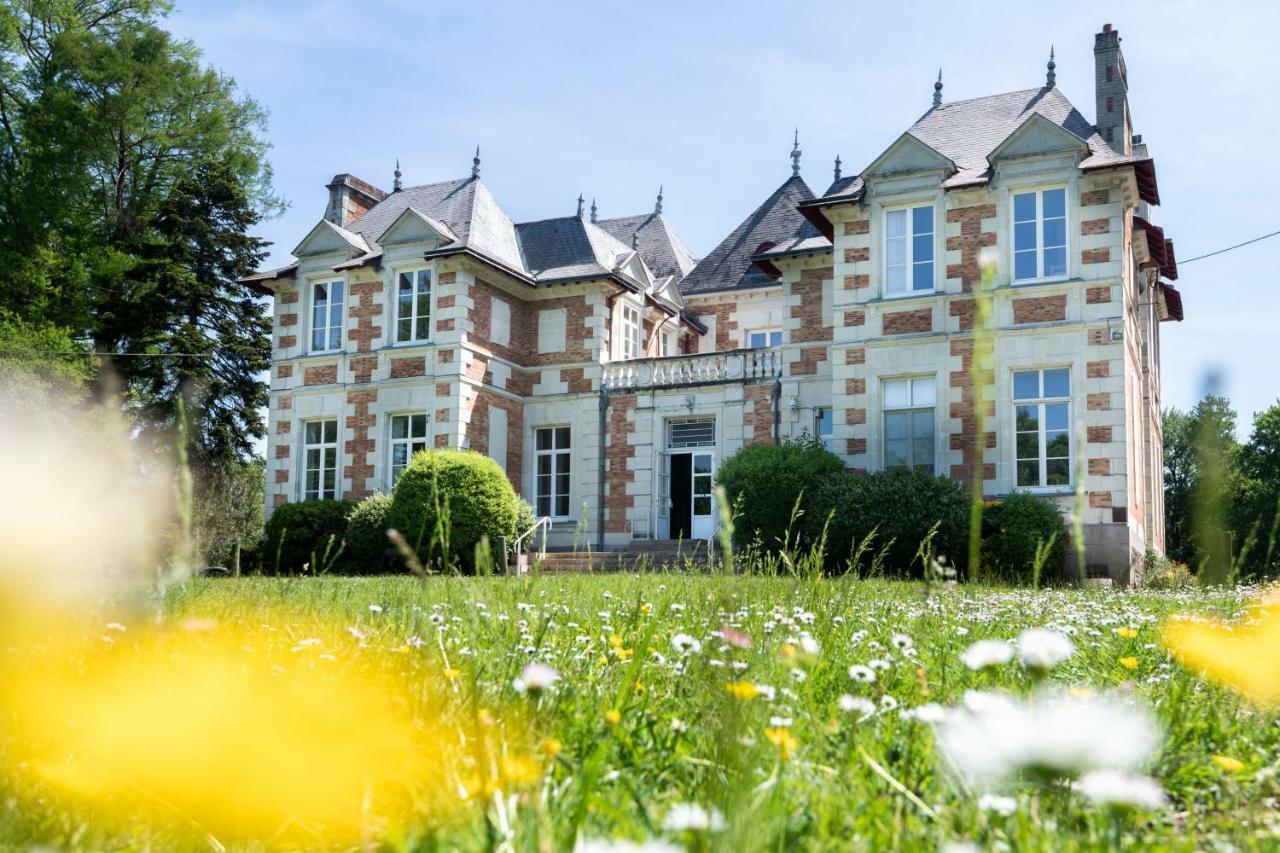 Chateau De La Plinguetiere Camping